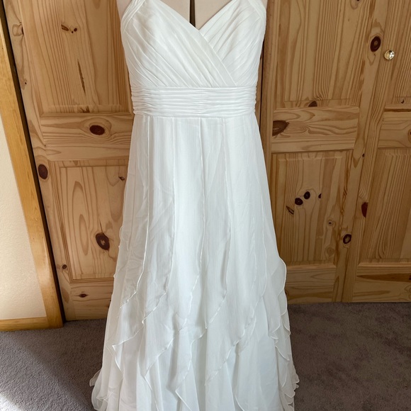David’s Bridal Wedding Dress, 20W - Picture 2 of 7